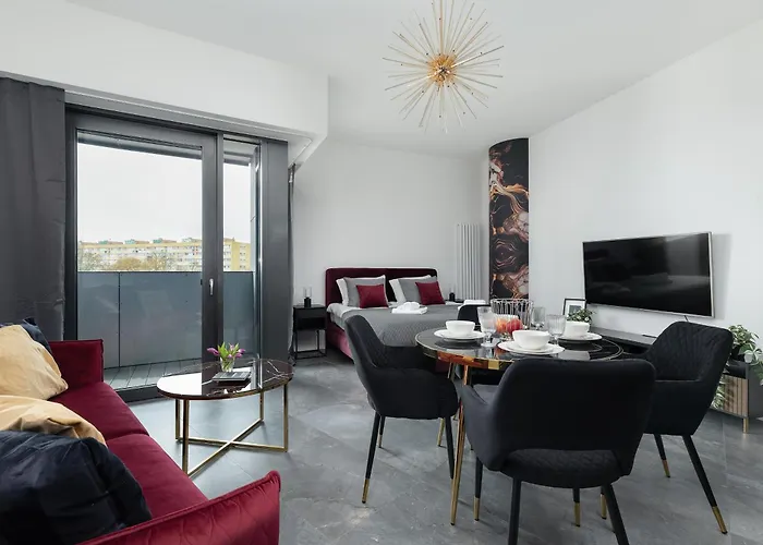 Hanza Tower 309 By Bookinghost *