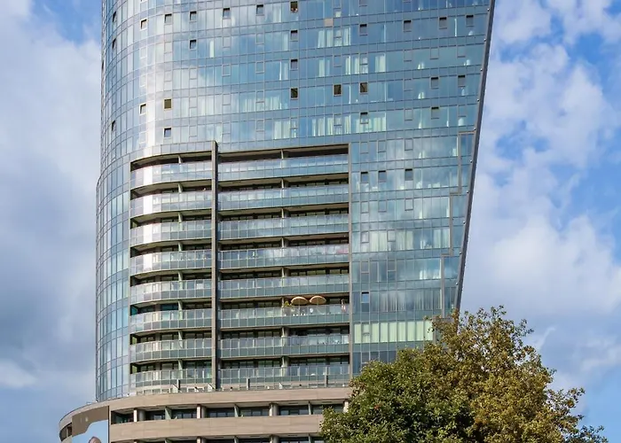 Hanza Tower 309 By Bookinghost *