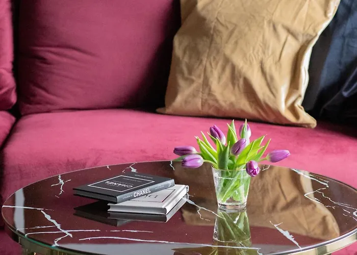 Hanza Tower 309 By Bookinghost *